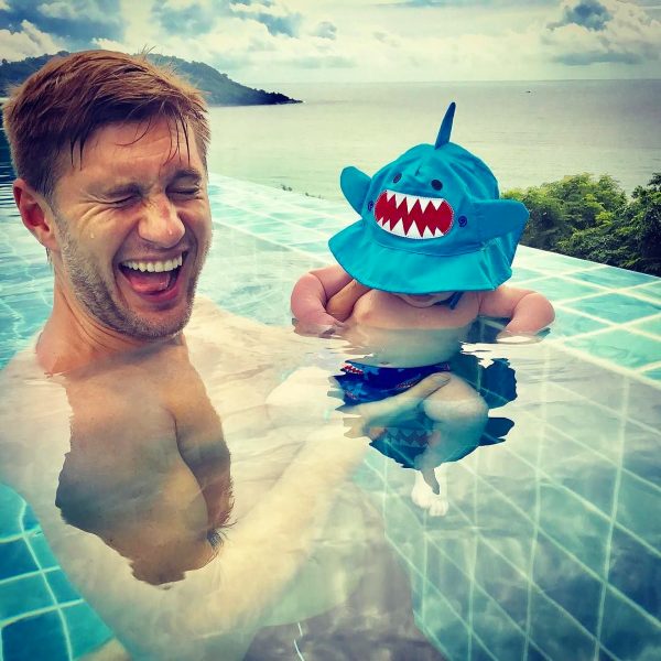 Set Baby Costumino Contenitivo+Cappellino Protezione UPF 50+ Squalo 🦈 - immagine 3